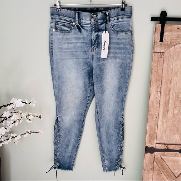 Fashion to Figure Curvy Skinny Jean Lace Up Detail NWT Size 18 - Picture 5 of 7